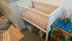 Babybed basis wieg van prenetal Wit met matras en hoes, Kinderen en Baby's, Kinderkamer | Bedden, Ophalen of Verzenden, Zo goed als nieuw