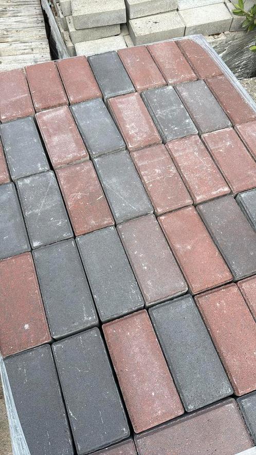 Restpartij 20m2 BKK BSS betonklinkers rood zwart genuanceerd, Tuin en Terras, Tegels en Klinkers, Nieuw, Klinkers, Beton, 10 m² of meer