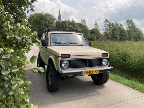 Lada 1988 Wit, Auto's, Lada, Particulier, Niva, 4x4, Keyless entry, Open dak, Sportstoelen, Trekhaak, Benzine, SUV of Terreinwagen