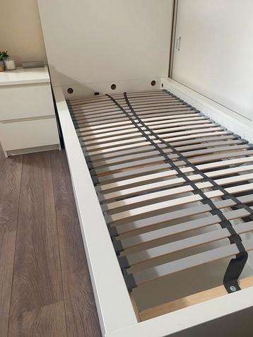 Malm IKEA bed wit