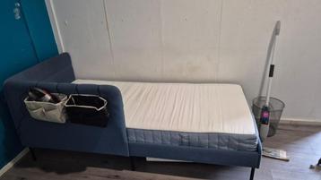 IKEA eenpersoonsbed met matras (2 jaar gebruikt, goede staat