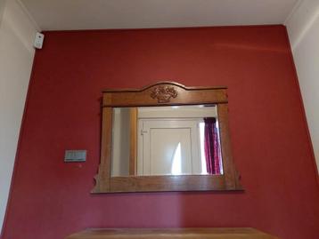 Antieke Spiegel met Houten Frame beschikbaar voor biedingen