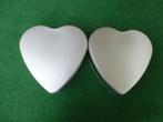 2 leuke hartjes blikken grijs leuk voor de allerliefste, Verzamelen, Blikken, Ophalen of Verzenden, Zo goed als nieuw