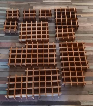 Opbergrek miniaturen beschikbaar voor biedingen