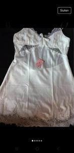 NIEUW! Merk: Hunkemöller. Romantische nachtjapon. Maat: M, Hunkemöller, Ophalen of Verzenden, Nieuw