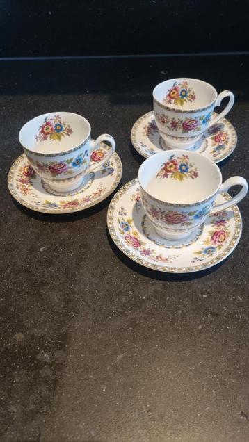3 st. Crafton Royal Bone China theekopjes beschikbaar voor biedingen