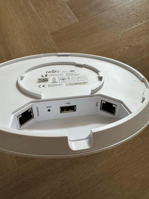 3x Ubiquiti UAP-AC-PRO Access Points, Computers en Software, Accesspoints, Gebruikt, Ophalen of Verzenden