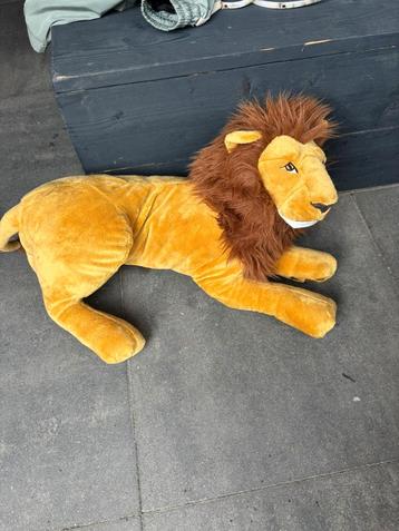 Leeuwen knuffel beschikbaar voor biedingen