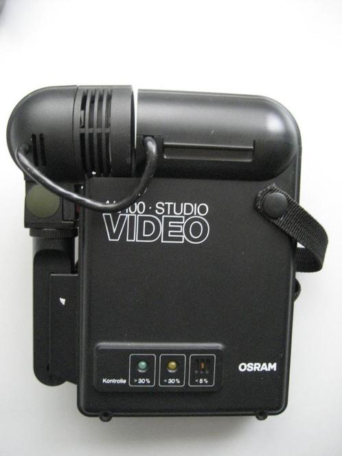 VIDEOLAMP OSRAM (AL-100 STUDIO VIDEO) OP ACCU, Audio, Tv en Foto, Fotografie | Fotostudio en Toebehoren, Zo goed als nieuw, Lamp of Flitsset