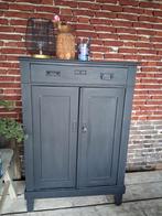 Meidenkast spekkast schoenenkastje, Ophalen, Zo goed als nieuw