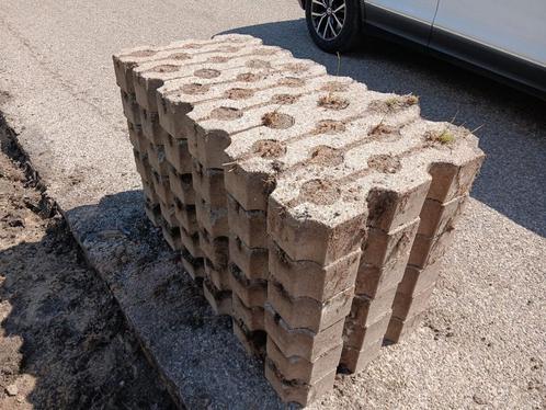 Graskeien grasbeton stenen grote partij 60x40 vlak, Tuin en Terras, Tegels en Klinkers, Zo goed als nieuw, Klinkers, Beton, 10 m² of meer