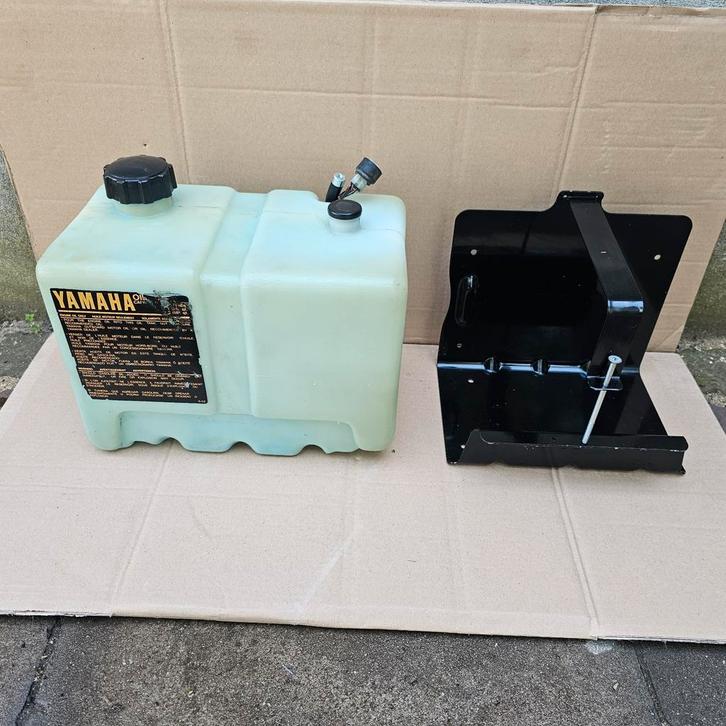 Yamaha Autolube olietank 6E5-13437-62 (100pk / 300pk 2 takt), Watersport en Boten, Accessoires en Onderhoud, Zo goed als nieuw