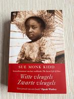 Witte vleugels, Zwarte vleugels - Sue Monk Kidd, Ophalen of Verzenden, Zo goed als nieuw, Nederland