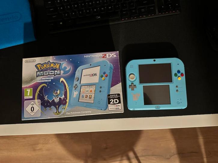 2DS Pokemon Moon Limited Edition - Compleet!, Spelcomputers en Games, Spelcomputers | Nintendo 2DS en 3DS, Gebruikt, 2DS, Blauw