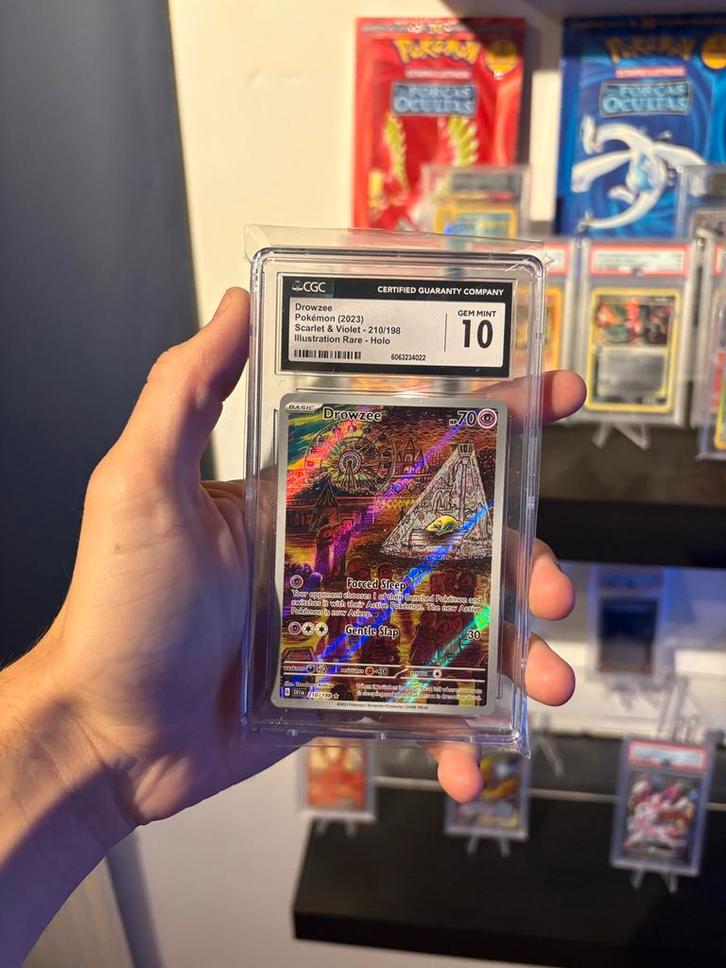 Drowzee Illustration Rare Holo CGC 10, Hobby en Vrije tijd, Verzamelkaartspellen | Pokémon, Zo goed als nieuw, Ophalen of Verzenden