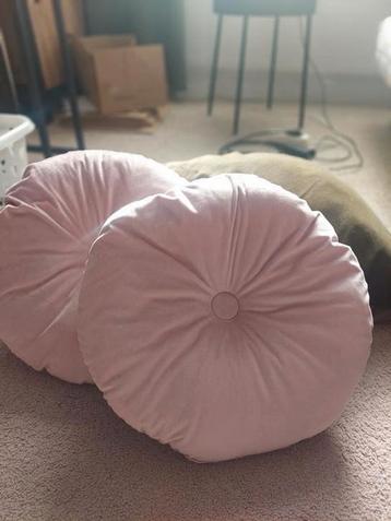 4 velvet sierkussens IKEA olijfgroen en oud roze beschikbaar voor biedingen