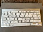 Apple A1314 draadloos toetsenbord, Gebruikt, Ophalen of Verzenden, Draadloos, Qwerty