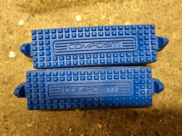 Composit beugelblokjes beschikbaar voor biedingen