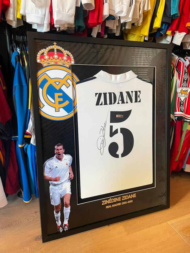 Gesigneerd Real Madrid shirt Zinédine Yazid Zidane., Verzamelen, Sportartikelen en Voetbal, Zo goed als nieuw, Shirt, Buitenlandse clubs