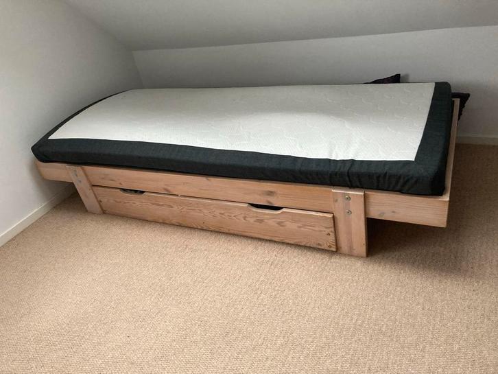 IKEA 1-persoons bed met lade, Huis en Inrichting, Slaapkamer | Bedden, Gebruikt, Eenpersoons, 80 cm, 200 cm, Hout, Bruin, Ophalen of Verzenden