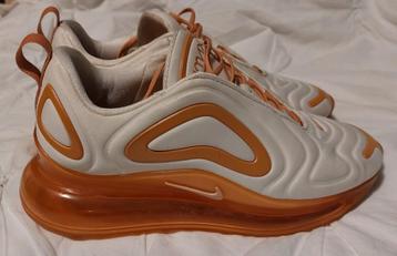 Nike Air Max 720 Beige/Oranje - Maat 38 beschikbaar voor biedingen