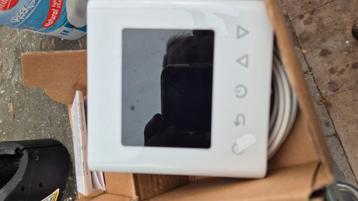 Elektrische thermostaat met voeler /sensor beschikbaar voor biedingen