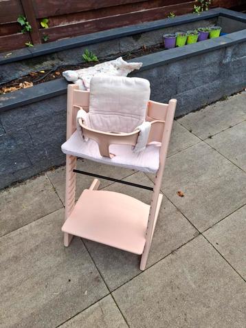Stokke Tripp Trapp kinderstoel, met babyset en kussenset beschikbaar voor biedingen