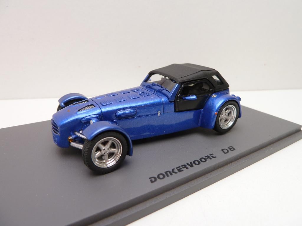 Donkervoort D8    '' Spark models '', Hobby en Vrije tijd, Modelauto's | 1:43, Zo goed als nieuw, Auto, Overige merken, Ophalen of Verzenden