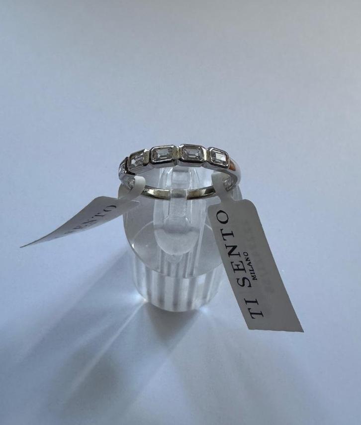 NIEUW: Ti Sento ring met rechthoekige zirkonia's 58 /  18.5, Sieraden, Tassen en Uiterlijk, Ringen, Nieuw, Dame, 18 tot 19, Zilver