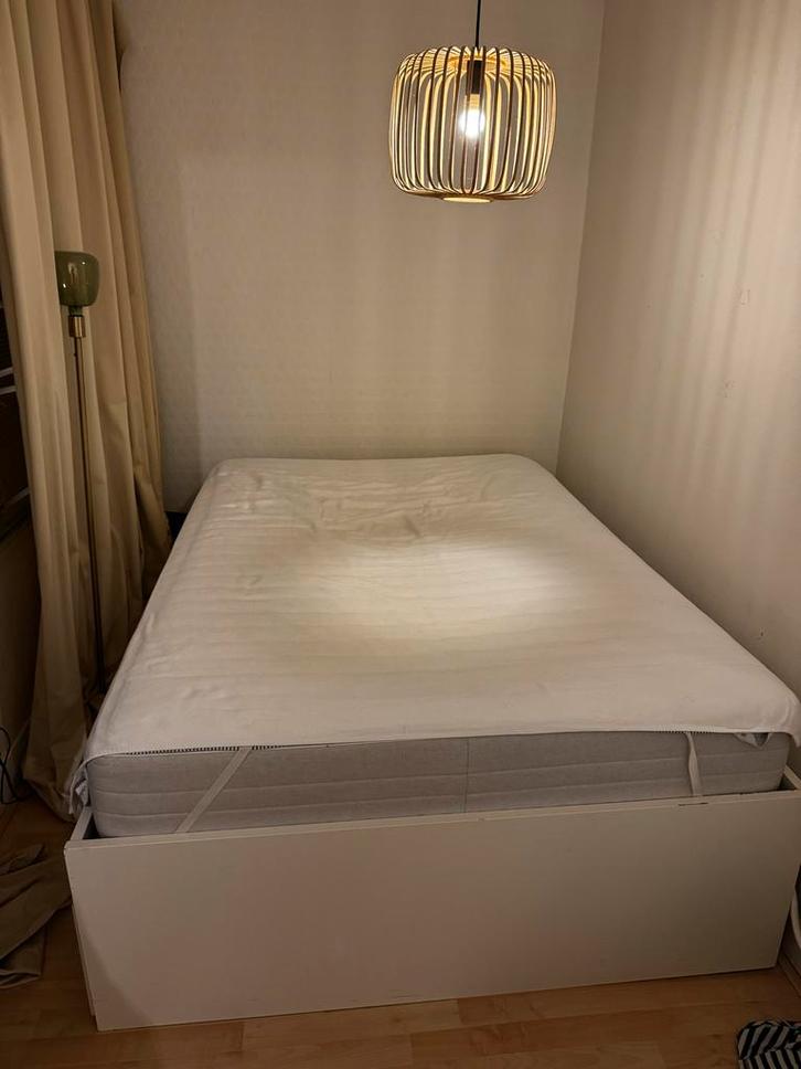 Ikea Bed - Gratis af te halen!, Huis en Inrichting, Slaapkamer | Bedden, Gebruikt, Eenpersoons, 90 cm, 200 cm, Hout, Wit, Ophalen of Verzenden