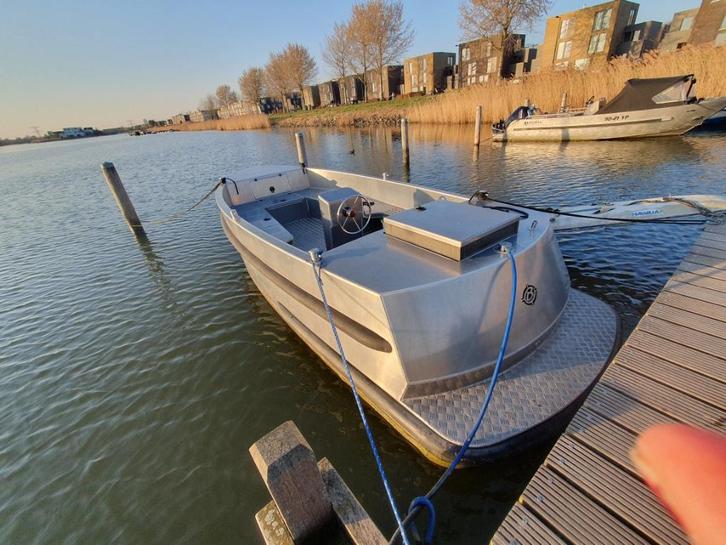 Stoere aluminium tender, Watersport en Boten, Sloepen, Gebruikt, 10 tot 30 pk, 3 tot 6 meter, Buitenboordmotor, Benzine, Aluminium