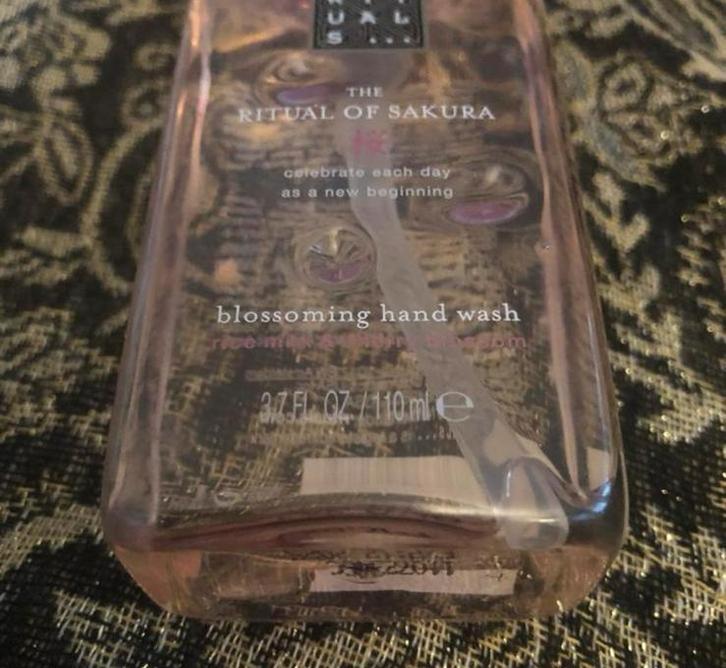 Rituals mini sakura handzeep, Sieraden, Tassen en Uiterlijk, Uiterlijk | Lichaamsverzorging, Zo goed als nieuw, Bad & Douche, Ophalen
