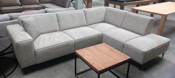 Hoekbank met lounge showroommodel 1850 nu 650 bezorgen 25,- beschikbaar voor biedingen