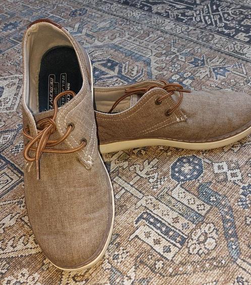 SKECHERS schoenen z.g.a.n. memory foam maat 42 voor €25, Kleding | Heren, Schoenen, Zo goed als nieuw, Veterschoenen, Overige kleuren
