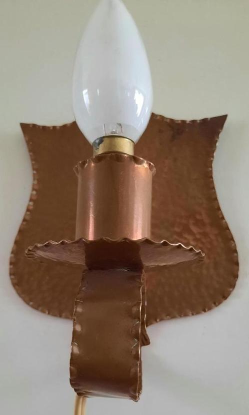 Amsterdamse school antiek gehamerd rood koper wandlampje, Antiek en Kunst, Antiek | Lampen, Ophalen of Verzenden