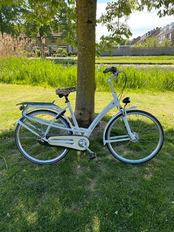 Nette Batavus damesfiets, framemaat 53 cm, 7V beschikbaar voor biedingen