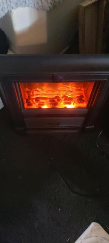 Elektrisch haardvuur inbouw.Zwart beschikbaar voor biedingen