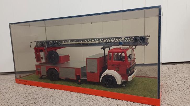 Italeri DAF Brandweer Ladderwagen 1:24 Professioneel gebouwd, Hobby en Vrije tijd, Modelbouw | Auto's en Voertuigen, Zo goed als nieuw