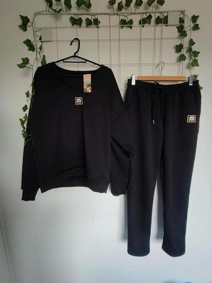 Mooi tweedelige set dames maat 38/40/42, Kleding | Dames, Dames-kledingpakketten, Nieuw, Maat 38/40 (M), Ophalen of Verzenden