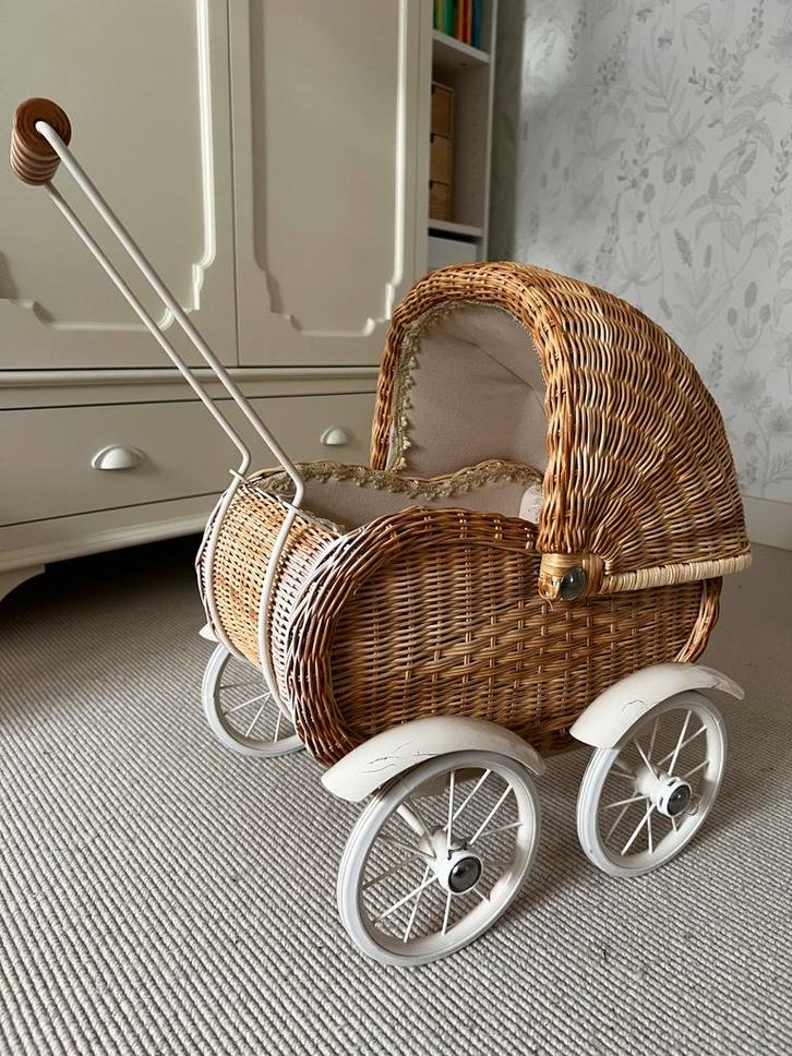 Vintage Rotan Poppenwagen, Kinderen en Baby's, Speelgoed | Poppen, Gebruikt, Overige typen, Ophalen of Verzenden