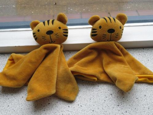 2 x Knuffeldoek Tijger tijgertje van Kruidvat merk Bambino, Kinderen en Baby's, Speelgoed | Knuffels en Pluche, Zo goed als nieuw