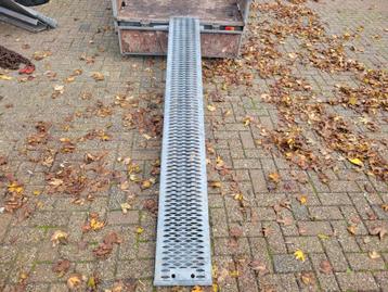 Zware stalen oprijplaat 248 cm – antislip verzinkt
 beschikbaar voor biedingen