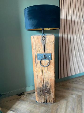 Meerpaal lamp  beschikbaar voor biedingen