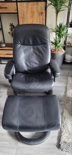 Stressless zwart leren relaxfauteuil met voetenbank, Ophalen, Gebruikt, 50 tot 75 cm, Leer