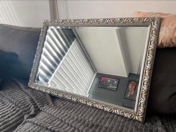 Mooie wand spiegel 60x90 voor een tientje beschikbaar voor biedingen