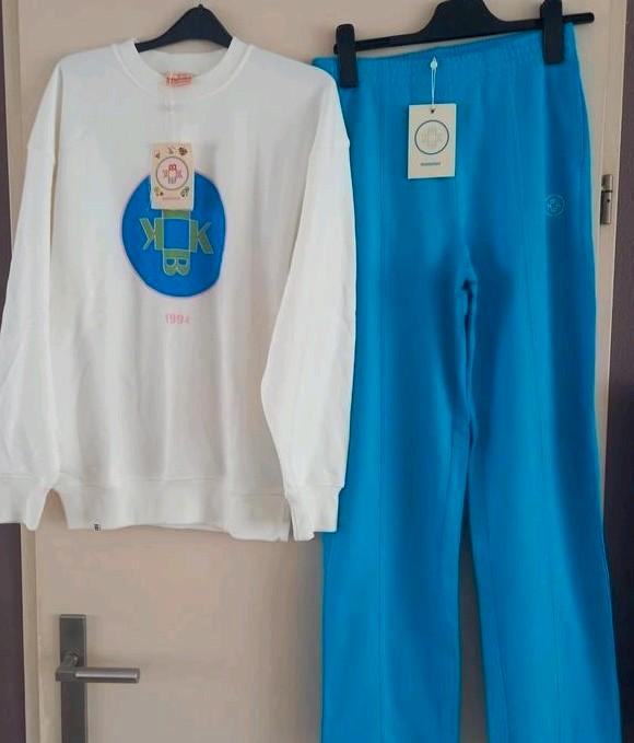 B Kristoffensen mooie set XS/S valt erg oversized, Kleding | Dames, Broeken en Pantalons, Nieuw, Maat 38/40 (M), Blauw, Lang, Ophalen of Verzenden