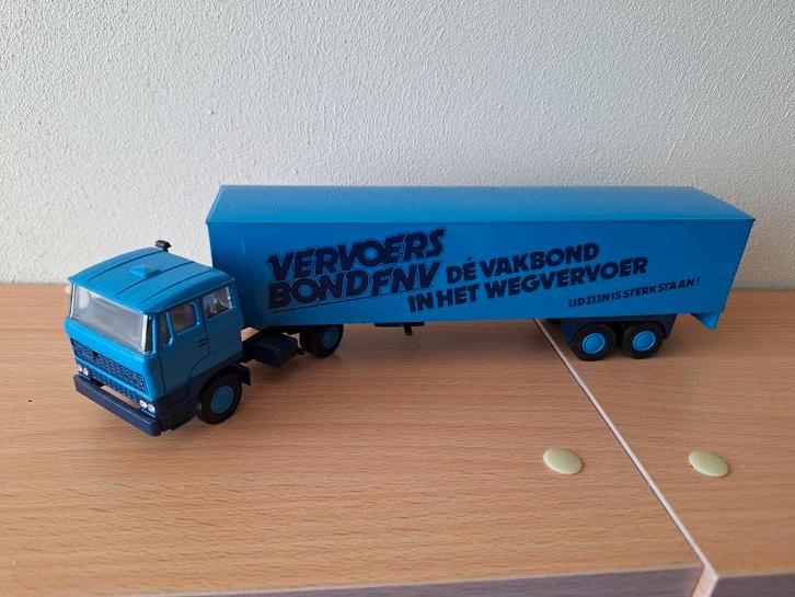 Lion Car DAF Trekker met Oplegger FNV, Hobby en Vrije tijd, Modelauto's | 1:50, Zo goed als nieuw, Bus of Vrachtwagen, Lion Toys