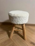 2 houten Houten krukjes, Ophalen, Zo goed als nieuw, Hout