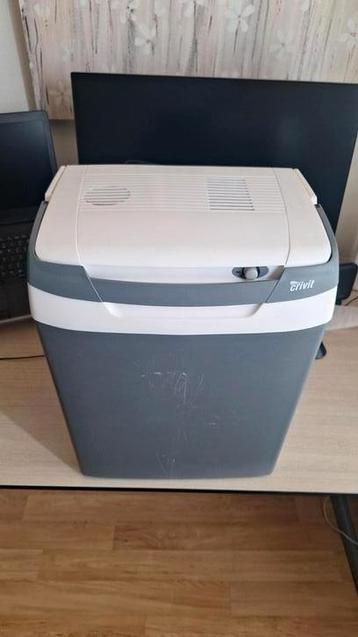 Koelbox 230v en 12v!! Werkt goed en stil. beschikbaar voor biedingen