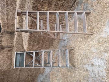 Oude authentieke houten schilders trap, trappen beschikbaar voor biedingen